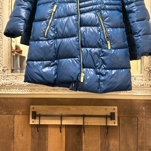 WATER RESISTANT HOODED PUFFER JACKET IN DEEP SEA BLUE (M) - Picture 2 of 9